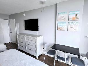 New updated Daytona Oceanview wkitchenette, pool