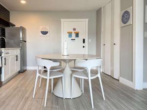 Close to Everywhere Downtown Onsite Parking LM1004