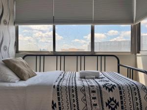 Close to Everywhere Downtown Onsite Parking LM1004