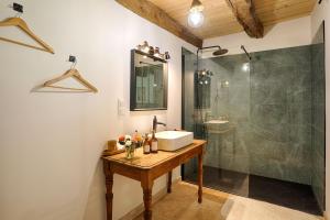 Maisons d'hotes Les Metairies d Arthur : photos des chambres