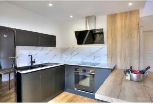 Appartements Sea View 1B Apartment, Theoule : photos des chambres