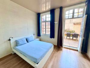 Loft T2 avec terrasse sur la Grand Place dArras