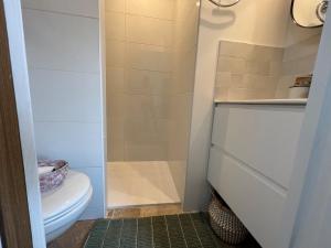 Studio and jardin 2 pers 800 m de la plage et du bourg