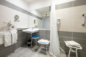 Hotels Contact Hotel O'Nice Saintes : photos des chambres