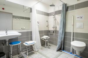 Hotels Contact Hotel O'Nice Saintes : photos des chambres