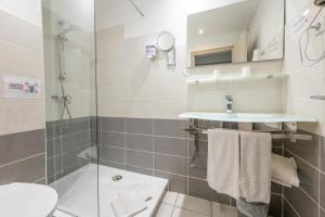 Hotels Contact Hotel O'Nice Saintes : photos des chambres