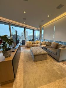 Simply Best Views of London Skyline and Tower Bridge Sleeps 6
