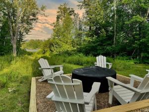 Winnisquam Landing Lakefront Firepit Deck