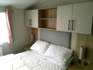 Kings Ashington 6 Berth Central Heated Enclosed Veranda