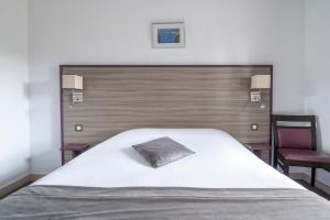 Hotels Contact Hotel O'Nice Saintes : photos des chambres