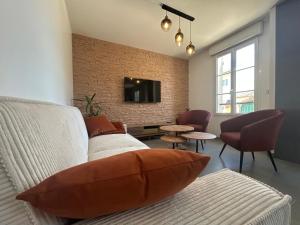 CHEZ FERNAND Cottage AC Terrace Garden Petanque court & private free parking