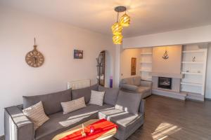 Sea Sun House, Aprovato Andros