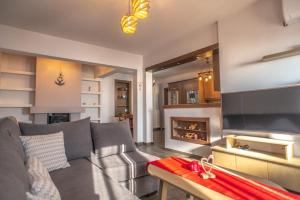 Sea Sun House, Aprovato Andros