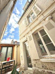 Albertine - Beautiful family home with exterior