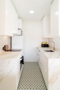 Ático con terraza y vistas al mar