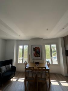 Appartements 14484 deux pieces elegant et central : photos des chambres