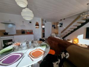 Le Flocon-Duplex face aux pistes
