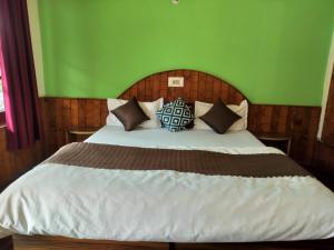 Joeys Hostel Manali
