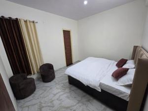 Royal Diamond Hotel & Guest house