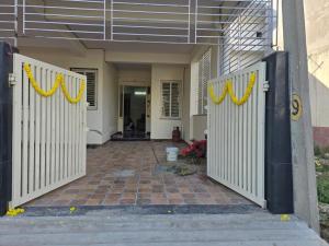 Royal Diamond Hotel & Guest house