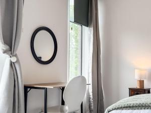 Bakewell Terrace by YourStays