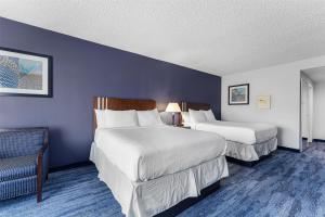 Queen Room with Two Queen Beds - Non Smoking room in Best Western Garden Inn