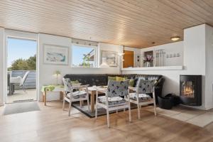 Energy-Efficient Pool House Located Between The Sea And The Fjord