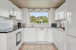 Energy-Efficient Pool House Located Between The Sea And The Fjord