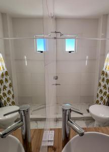 Entire apartment full equiped with balcony and city view