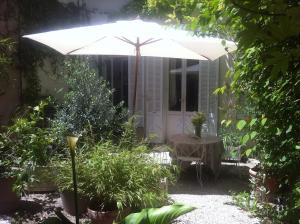 Appartements Pleasant 120 m2 duplex, garden, quiet, south, center : photos des chambres