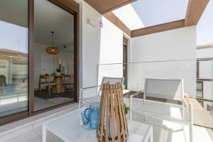 Las Mesas Modern Apartment with Pool in Estepona