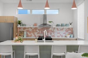 Starburst - An Atomic Ridge Home