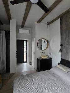 Central Downtown Terrace Studio