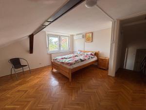 Holdviola1 Apartman