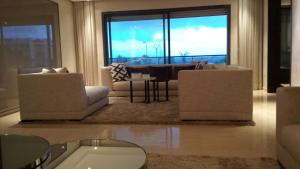 Superbe appartement avec piscine face à la mer