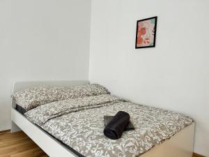 Sunny & Calm Long-Term Apartment with Free Parking