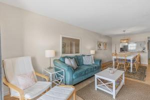 208 - Poolside 2 BR Great Ocean View