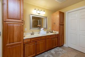 Phoenix IX 1205 condo