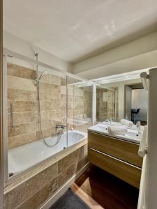 Appartements Jolie 2P, Piscine, Garage : photos des chambres