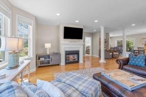 Summer by the Sea - Central tobeaches & ponds