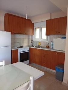 Leonidas Apartments