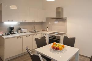 One-Bedroom Apartment room in Old Square Apartment