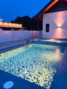 Bungalow DCENANG II - Private Pool 4 Bedrooms