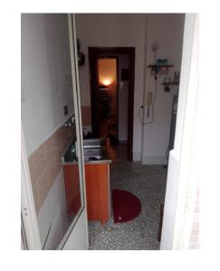 Thrifty, quiet, authentic apartment with 2 comfortable single beds