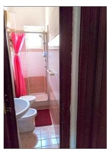 Thrifty, quiet, authentic apartment with 2 comfortable single beds