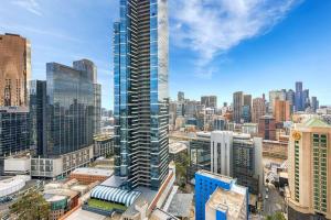 Oaks Opus 1BR Southbank Gem