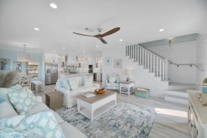 Near Beach Large Home Sleeps 22 BBQ Soaking Tub