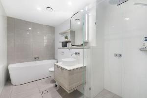 Sky High Amazing Views 2b Luxe Apartment