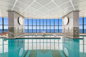 Sky High Amazing Views 2b Luxe Apartment