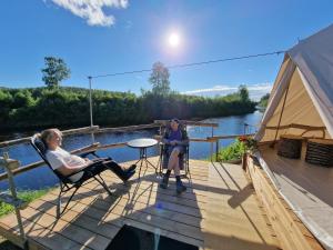 Sunset Glamping - luksustelttamajoitus PowerParkin lähellä